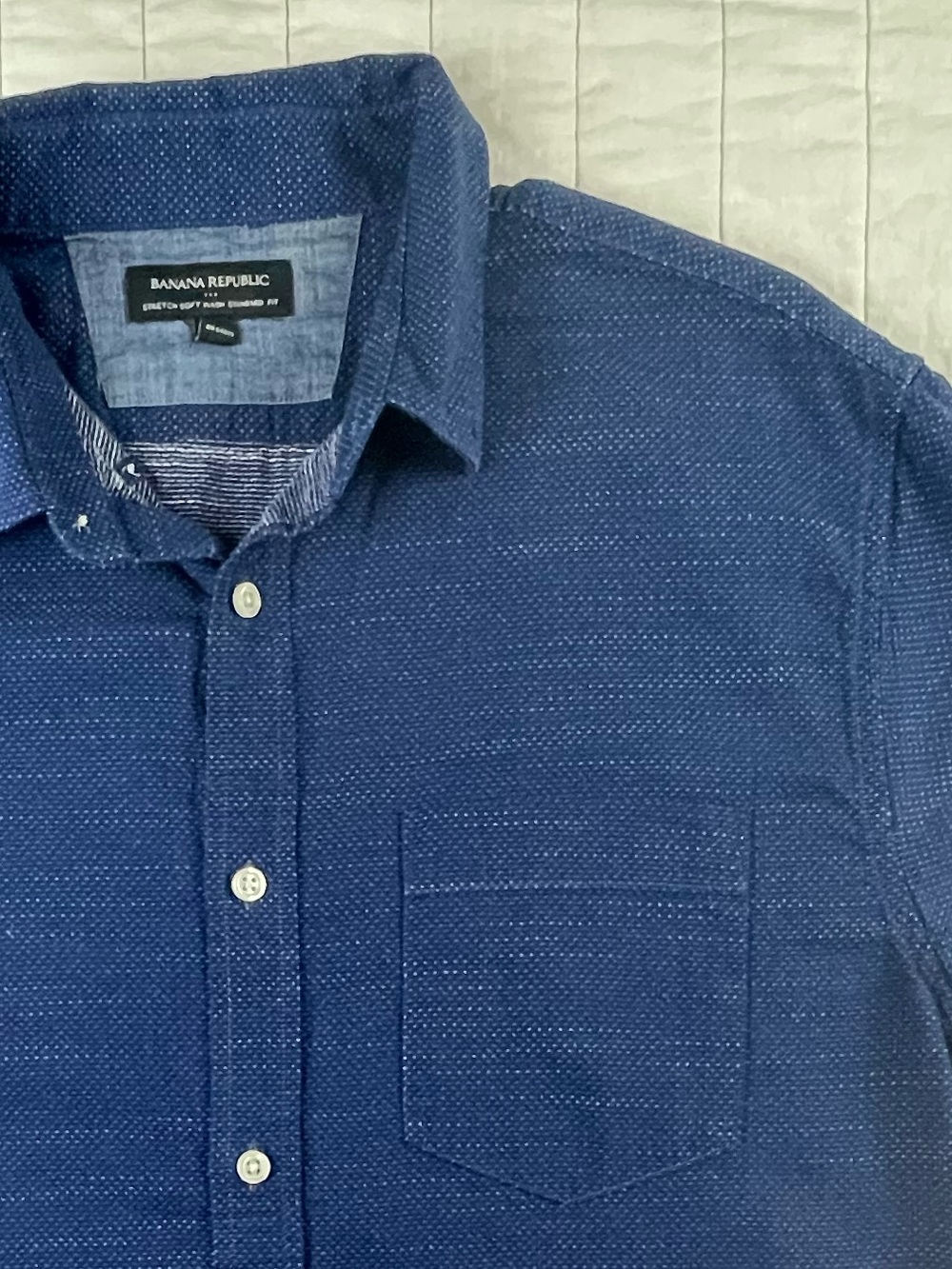 Banana Republic Navy Textured Cotton Short-Sleeve Button-Down Shirt Large